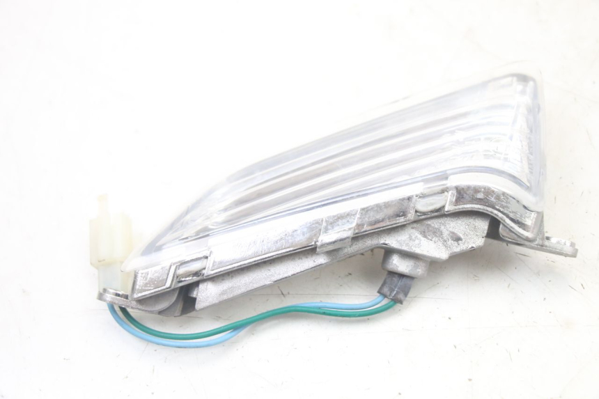 photo de KIERUNKOWSKAZ PRZEDNI PRAWY KYMCO PEOPLE S 125 (2000 - 2008) - Zoom stanu zużycia