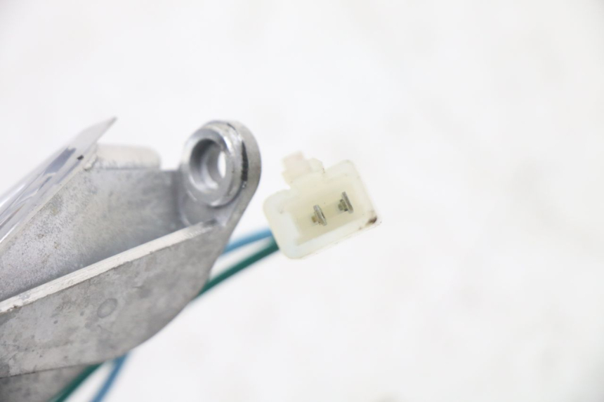 photo de KIERUNKOWSKAZ PRZEDNI PRAWY KYMCO PEOPLE S 125 (2000 - 2008) - Zbliżenie techniczne