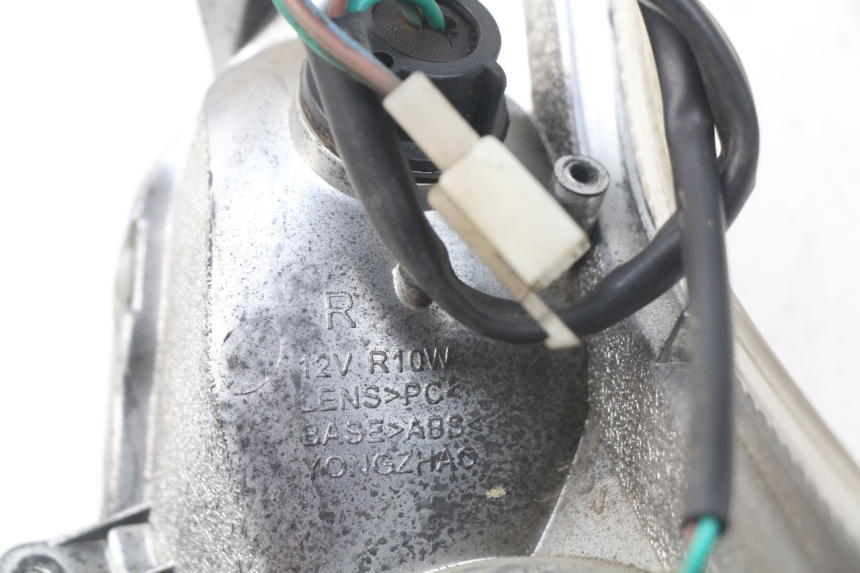 photo de KIERUNKOWSKAZ PRZEDNI PRAWY KYMCO LIKE 4T 50 (2009 - 2018) - Szczegół części