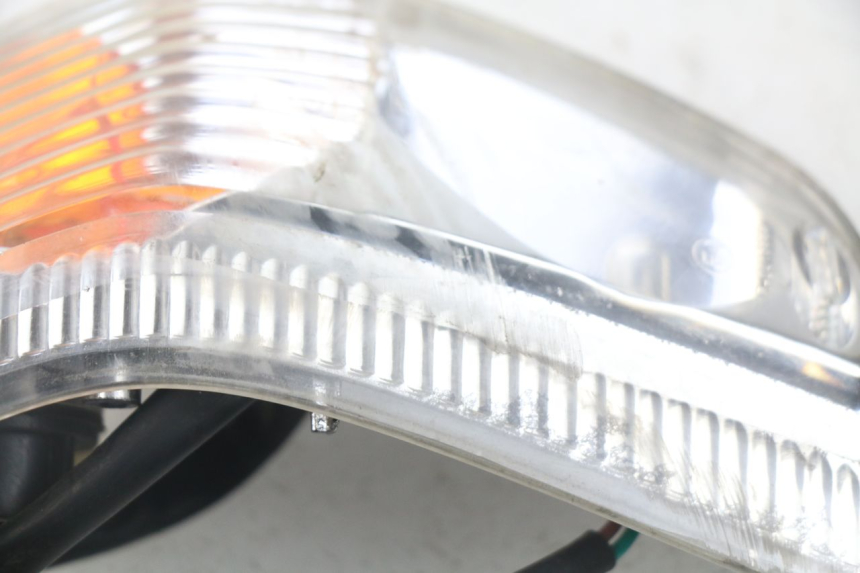 photo de KIERUNKOWSKAZ PRZEDNI PRAWY KYMCO LIKE 4T 50 (2009 - 2018) - Punkty mocowania