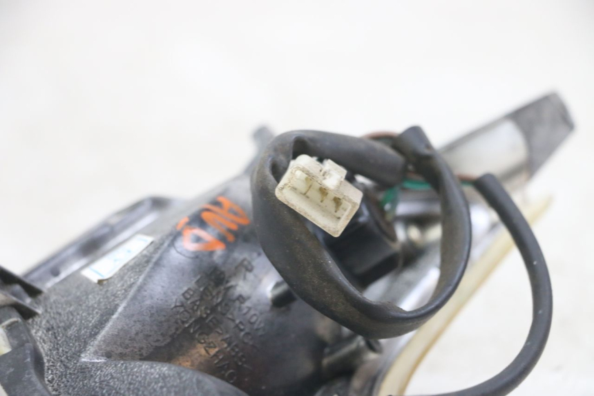 photo de KIERUNKOWSKAZ PRZEDNI PRAWY KYMCO LIKE 125 (2009 - 2016) - Zoom stanu zużycia