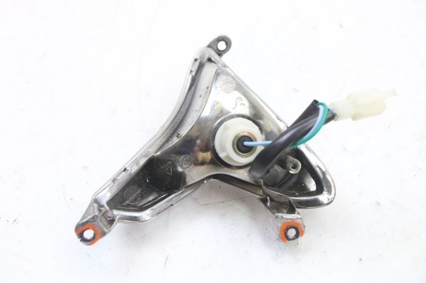 photo de KIERUNKOWSKAZ PRZEDNI PRAWY LONGJIA SHARPY 125 (2020 - 2024) - Zbliżenie techniczne