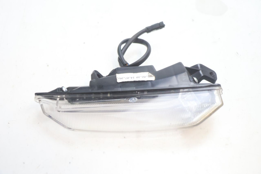 photo de PRAWA PRZEDNIA KIERUNKOWSKAZ PIAGGIO MP3 HPE 530 (2022 - 2026) - Zbliżenie techniczne