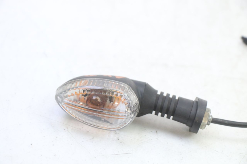 photo de KIERUNKOWSKAZ PRZEDNI PRAWY PIAGGIO MP3 RL 250 (2006 - 2010) - Zoom stanu zużycia