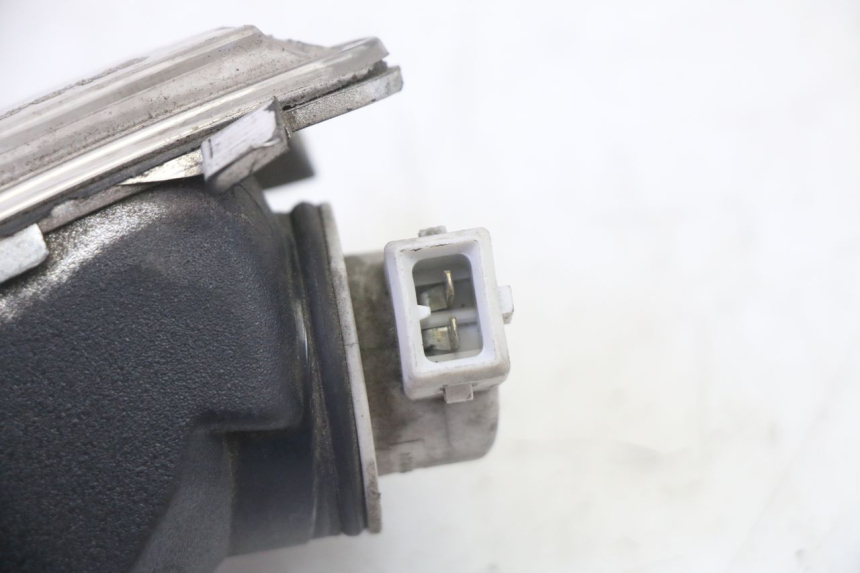 photo de KIERUNKOWSKAZ PRZEDNI PRAWY PIAGGIO MP3 125 (2006 - 2014) - Widok ogólny