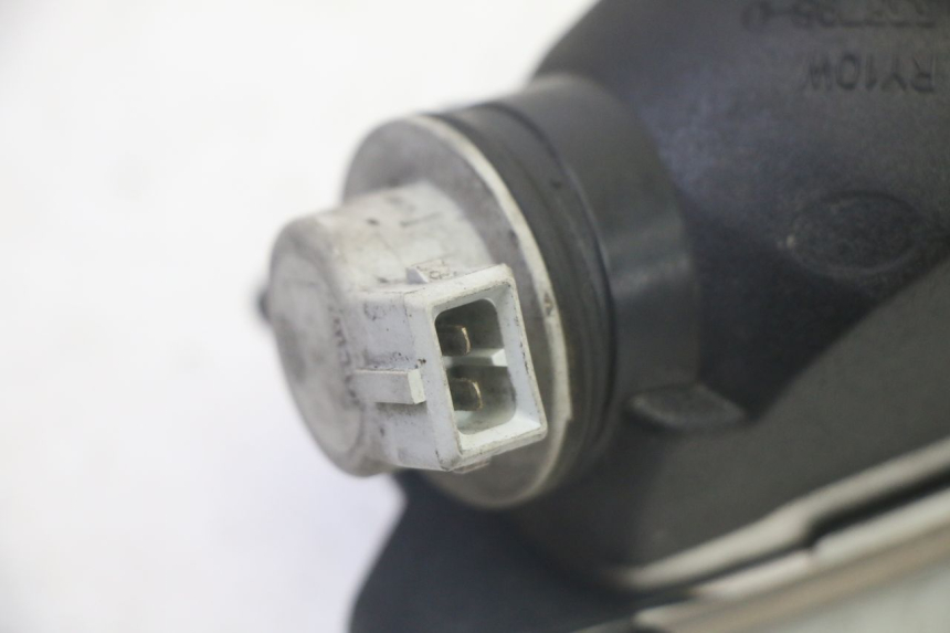 photo de KIERUNKOWSKAZ PRZEDNI PRAWY PIAGGIO MP3 125 (2006 - 2014) - Zbliżenie techniczne