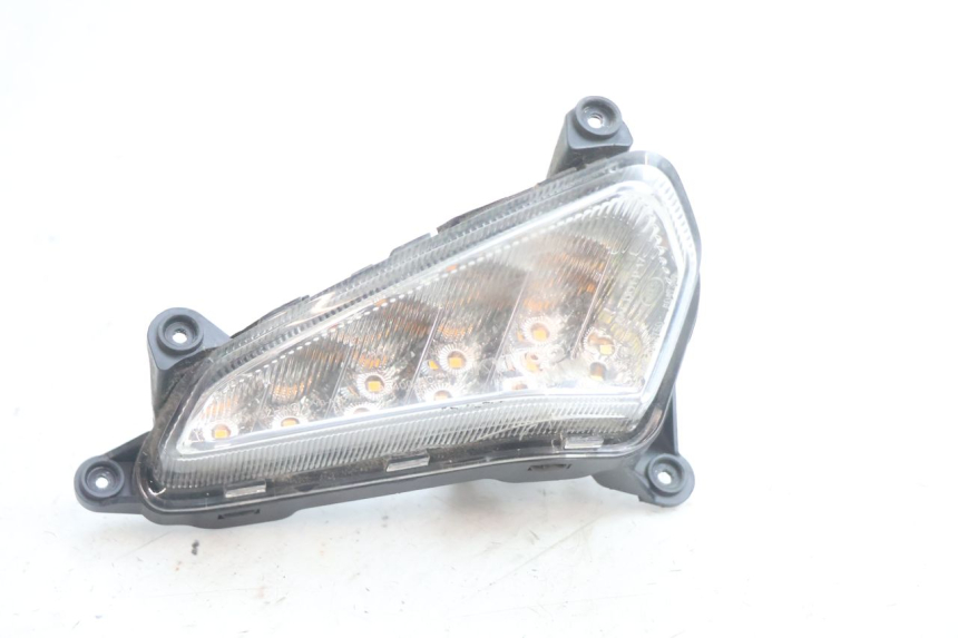 photo de KIERUNKOWSKAZ PRZEDNI PRAWY KYMCO LIKE 4T 50 (2019 - 2025) - Zoom stanu zużycia