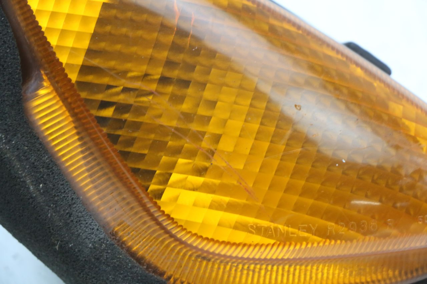 photo de KIERUNKOWSKAZ PRZEDNI PRAWY HONDA NTV DEAUVILLE 650 (1998 - 2001) - Szczegół części