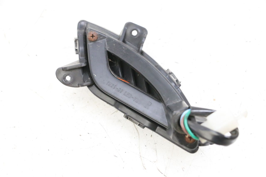 photo de KIERUNKOWSKAZ PRZEDNI PRAWY JM MOTORS OLDIES GT 4T 50 (2018 - 2025) - Zbliżenie techniczne