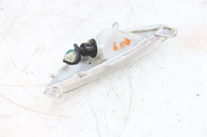 photo de KIERUNKOWSKAZ PRZEDNI PRAWY SYM ORBIT 2 4T 50 (2008 - 2017) - Inny kąt widzenia