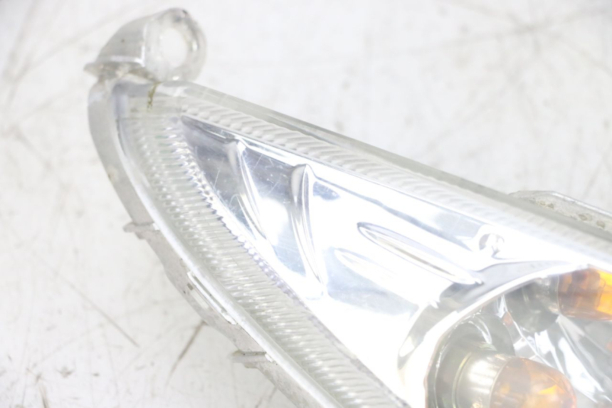 photo de KIERUNKOWSKAZ PRZEDNI PRAWY SYM ORBIT 2 4T 50 (2008 - 2017) - Oznaczenia i referencje