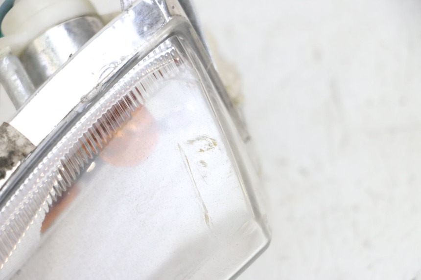 photo de PRAWY PRZEDNI KIERUNKOWSKAZ SYM ORBIT III 3 4T 50 (2018 - 2021) - Zoom stanu zużycia