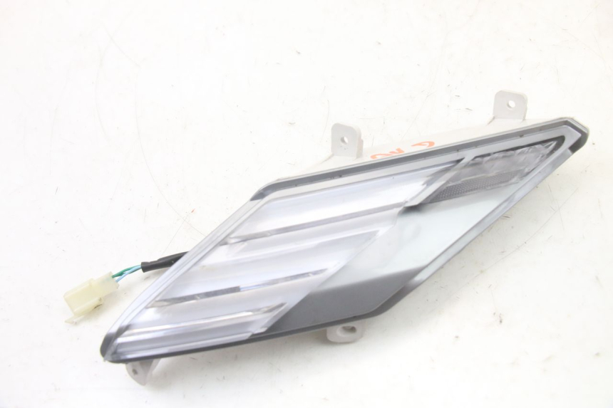 photo de KIERUNKOWSKAZ PRZEDNI PRAWY PEUGEOT TWEET 4T 50 (2023 - 2025) - Inny kąt widzenia