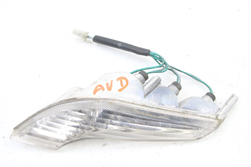 photo de KIERUNKOWSKAZ PRZEDNI PRAWY PEUGEOT VIVACITY 125 (2010 - 2017) - Zoom stanu zużycia