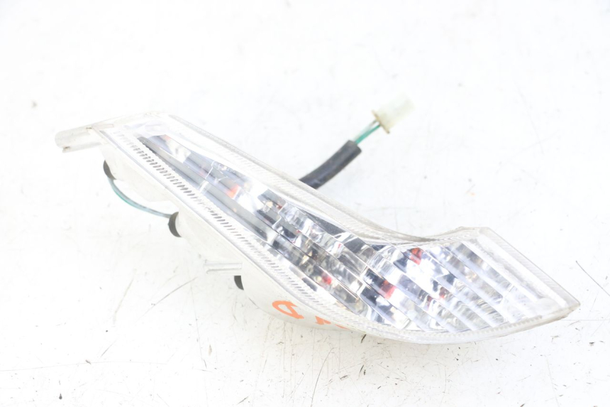 photo de KIERUNKOWSKAZ PRZEDNI PRAWY PEUGEOT VIVACITY 125 (2010 - 2017) - Widok główny