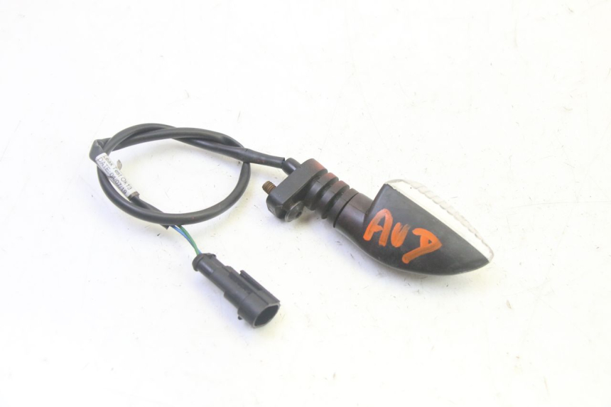 photo de KIERUNKOWSKAZ PRZEDNI PRAWY LIGIER PULSE 3 1 (2014 - 2020) - Zbliżenie techniczne