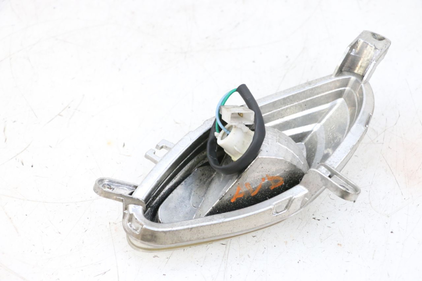 photo de KIERUNKOWSKAZ PRZEDNI PRAWY JM MOTORS SANTANA 50 (2014 - 2023) - Inny kąt widzenia