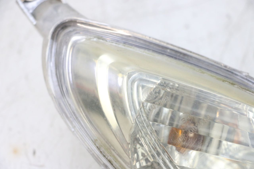 photo de KIERUNKOWSKAZ PRZEDNI PRAWY JM MOTORS SANTANA 50 (2014 - 2023) - Stan powierzchni