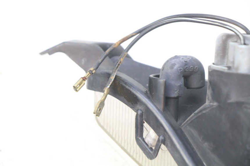 photo de KIERUNKOWSKAZ PRZEDNI PRAWY SUZUKI SIXTEEN 125 (2008 - 2010) - Widok ogólny