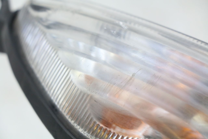 photo de KIERUNKOWSKAZ PRZEDNI PRAWY SUZUKI SIXTEEN 125 (2008 - 2010) - Zoom stanu zużycia