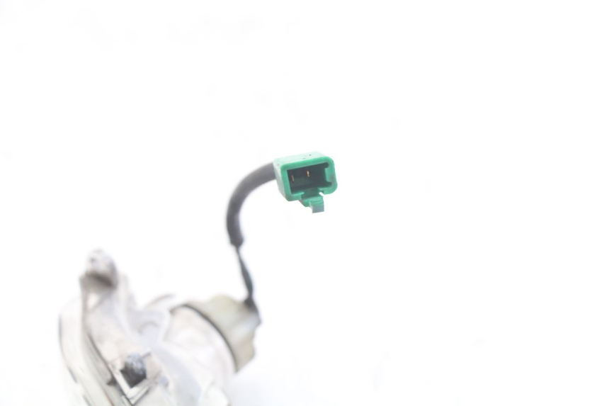 photo de KIERUNKOWSKAZ PRZEDNI PRAWY MBK SKYCRUISER 125 (2006 - 2009) - Zbliżenie techniczne