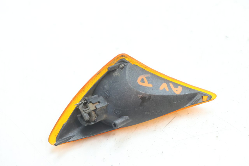 photo de PRAWA PRZEDNIA KIERUNKOWSKAZ PEUGEOT SPEEDFIGHT LC 50 (1996 - 2002) - Zbliżenie techniczne