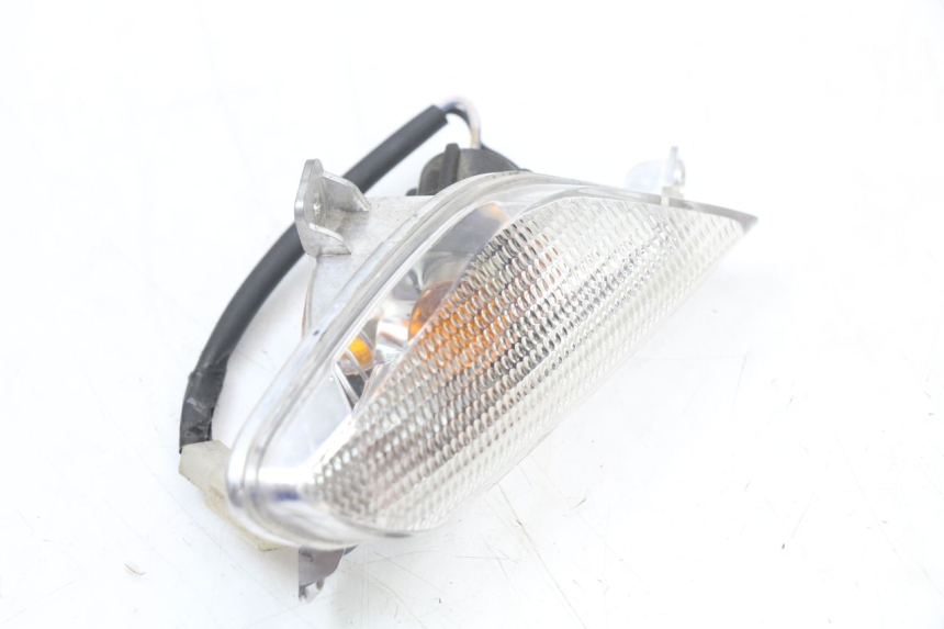 photo de KIERUNKOWSKAZ PRZEDNI PRAWY APRILIA SR 2T 50 (2018 - 2022) - Zoom stanu zużycia