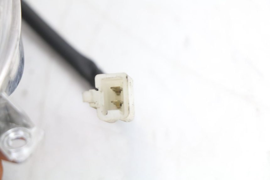 photo de KIERUNKOWSKAZ PRZEDNI PRAWY APRILIA SR 2T 50 (2018 - 2022) - Zbliżenie techniczne