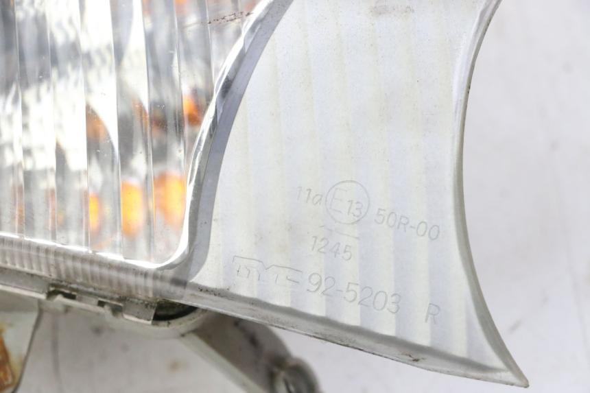 photo de KIERUNKOWSKAZ PRZEDNI PRAWY SUZUKI BURGMAN 125 (2007 - 2014) - Punkty mocowania