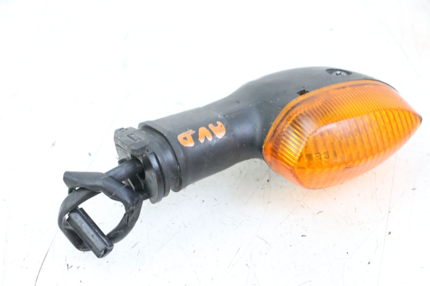 photo de KIERUNKOWSKAZ PRZEDNI PRAWY YAMAHA TDM ABS 900 (2002 - 2014) - Inny kąt widzenia