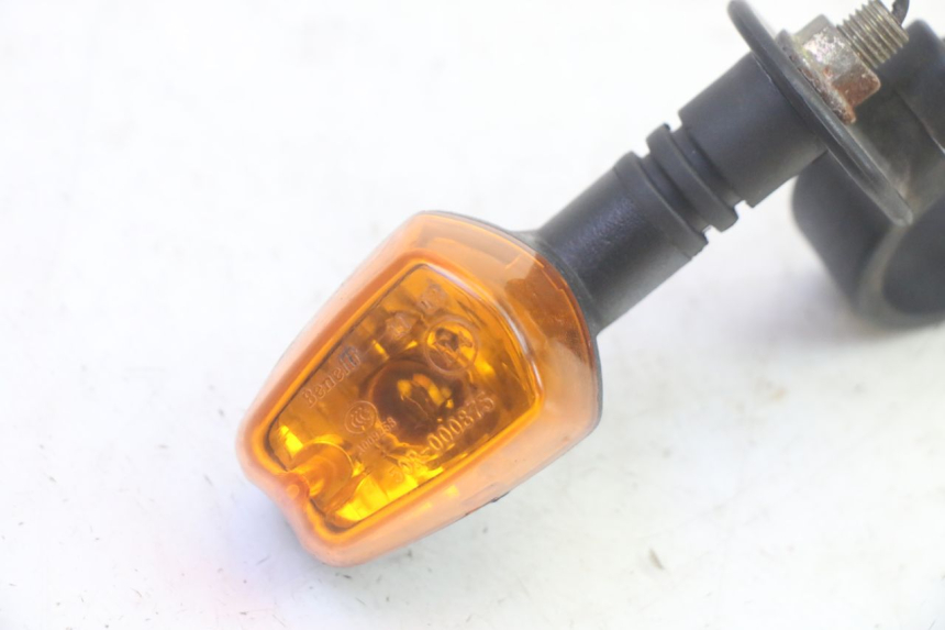 photo de KIERUNKOWSKAZ PRZEDNI PRAWY KSR TR SM 50 (2015 - 2018) - Szczegół części