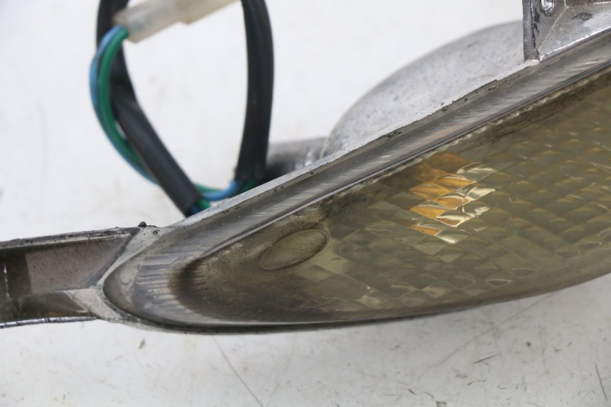 photo de PRAWY PRZEDNI KIERUNKOWSKAZ BAOTIAN TRAVEL SPIRIT 50 (2010 - 2012) - Zoom stanu zużycia