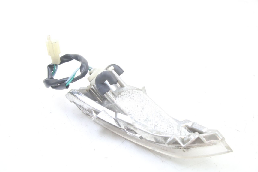 photo de KIERUNKOWSKAZ PRZEDNI PRAWY PEUGEOT TWEET 4T 50 (2018 - 2022) - Zbliżenie techniczne