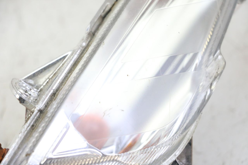 photo de KIERUNKOWSKAZ PRZEDNI PRAWY PEUGEOT TWEET 4T 50 (2018 - 2022) - Szczegół części