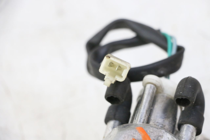 photo de KIERUNKOWSKAZ PRZEDNI PRAWY PEUGEOT TWEET 4T 50 (2018 - 2022) - Zbliżenie techniczne