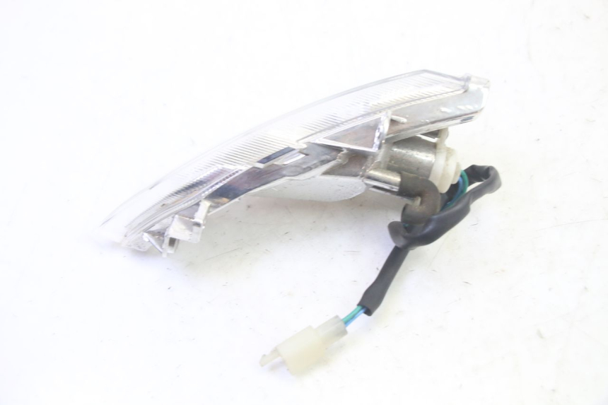 photo de KIERUNKOWSKAZ PRZEDNI PRAWY PEUGEOT TWEET PRO EFI 4T 50 (2021 - 2022) - Szczegół części