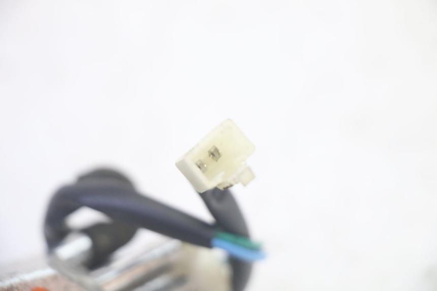 photo de KIERUNKOWSKAZ PRZEDNI PRAWY PEUGEOT TWEET PRO EFI 4T 50 (2021 - 2022) - Zbliżenie techniczne