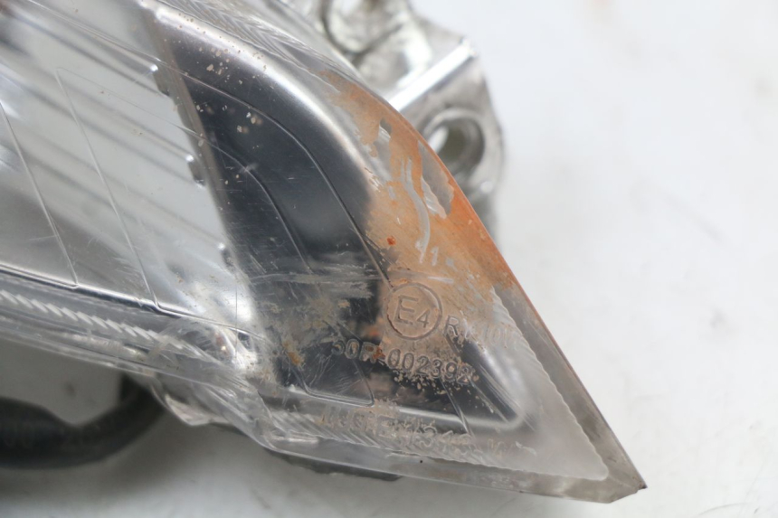 photo de KIERUNKOWSKAZ PRZEDNI PRAWY PEUGEOT TWEET 125 (2018 - 2021) - Inny kąt widzenia