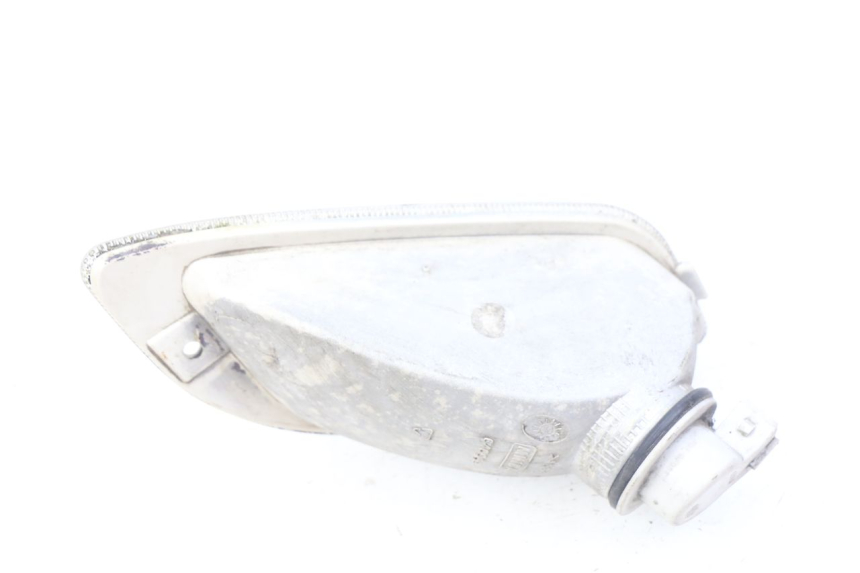 photo de KIERUNKOWSKAZ PRZEDNI PRAWY PIAGGIO VESPA LX 2T 50 (2005 - 2013) - Inny kąt widzenia