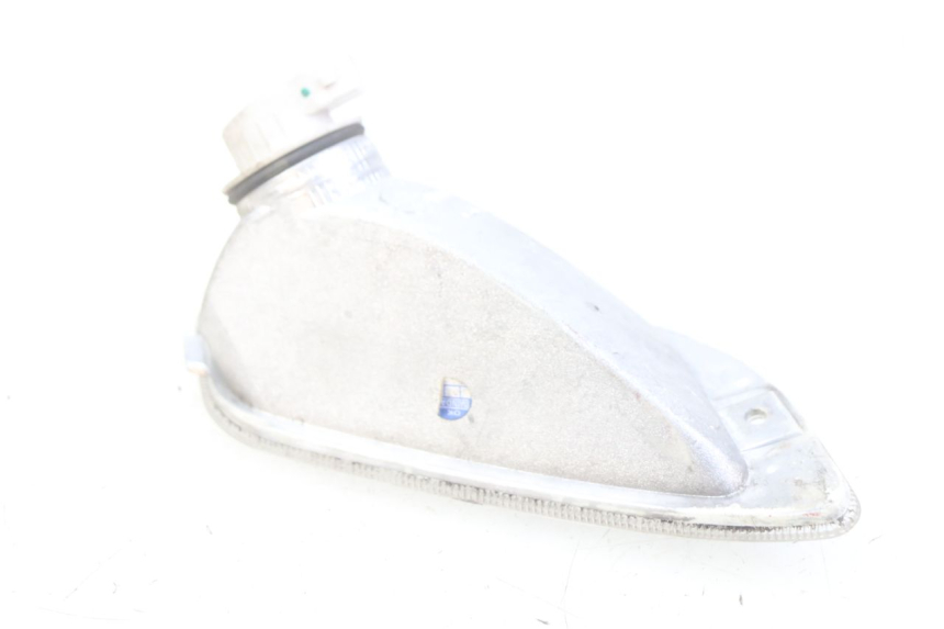 photo de KIERUNKOWSKAZ PRZEDNI PRAWY PIAGGIO VESPA LX 2T 50 (2005 - 2013) - Inny kąt widzenia