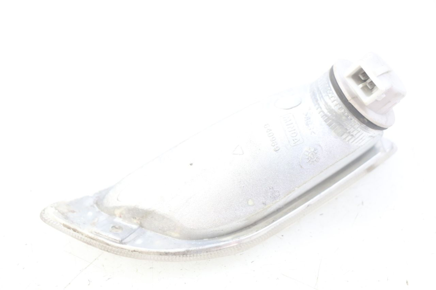 photo de KIERUNKOWSKAZ PRZEDNI PRAWY PIAGGIO VESPA LX 2T 50 (2005 - 2013) - Zbliżenie techniczne