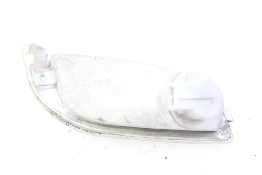 photo de KIERUNKOWSKAZ PRZEDNI PRAWY PIAGGIO VESPA LX 2T 50 (2005 - 2013) - Zoom stanu zużycia