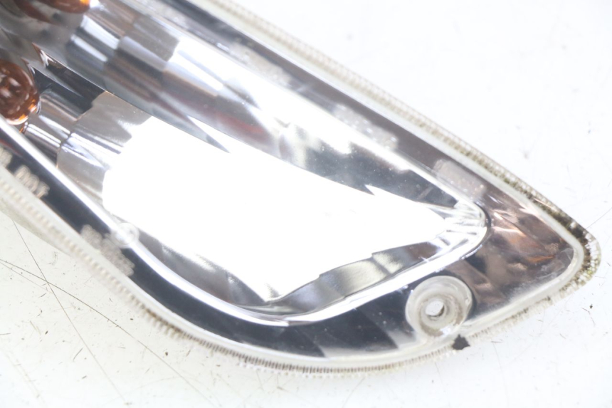 photo de KIERUNKOWSKAZ PRZEDNI PRAWY PIAGGIO VESPA LX 2T 50 (2005 - 2013) - Zbliżenie techniczne