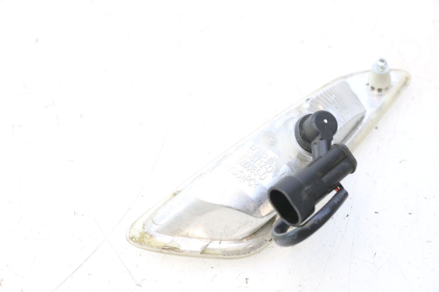 photo de KIERUNKOWSKAZ PRZEDNI PRAWY PIAGGIO VESPA PRIMAVERA 2T 50 (2013 - 2018) - Widok ogólny