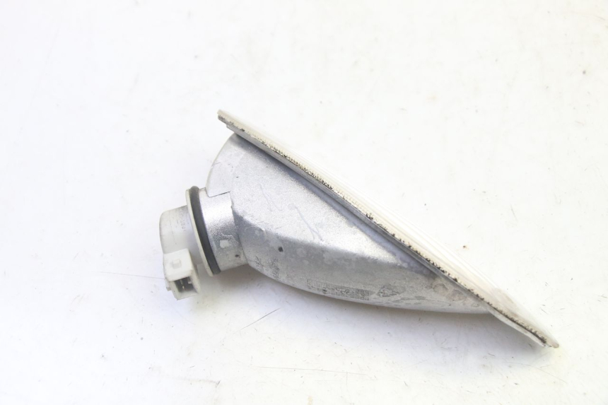 photo de PRAWY PRZEDNI KIERUNKOWSKAZ PIAGGIO VESPA S 2T 50 (2007 - 2014) - Inny kąt widzenia