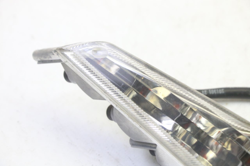 photo de KIERUNKOWSKAZ PRZEDNI PRAWY PEUGEOT VIVACITY NEW 4T 50 (2008 - 2017) - Szczegół części