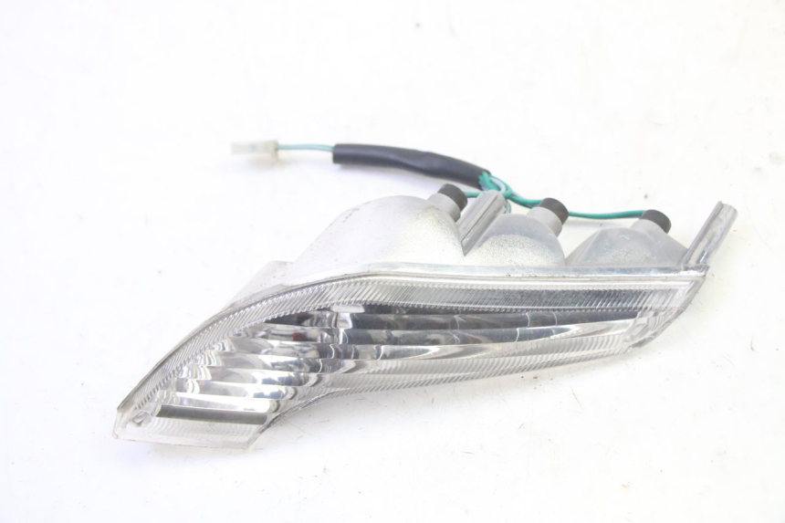 photo de KIERUNKOWSKAZ PRZEDNI PRAWY PEUGEOT VIVACITY NEW 4T 50 (2008 - 2017) - Inny kąt widzenia