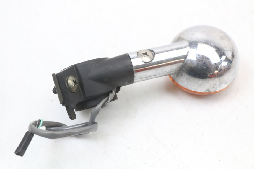 photo de KIERUNKOWSKAZ PRZEDNI PRAWY SUZUKI VL INTRUDER 125 (2004 - 2007) - Zbliżenie techniczne