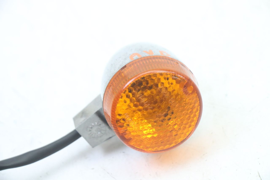 photo de KIERUNKOWSKAZ PRZEDNI PRAWY YAMAHA WHY 50 (1998 - 2000) - Zoom stanu zużycia