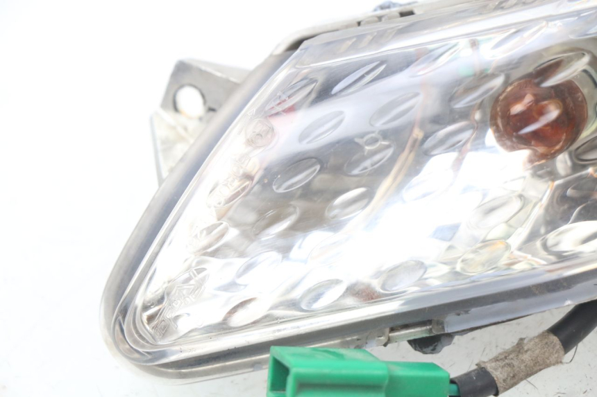 photo de KIERUNKOWSKAZ PRZEDNI PRAWY YAMAHA XMAX X-MAX 125 (2006 - 2009) - Zoom stanu zużycia